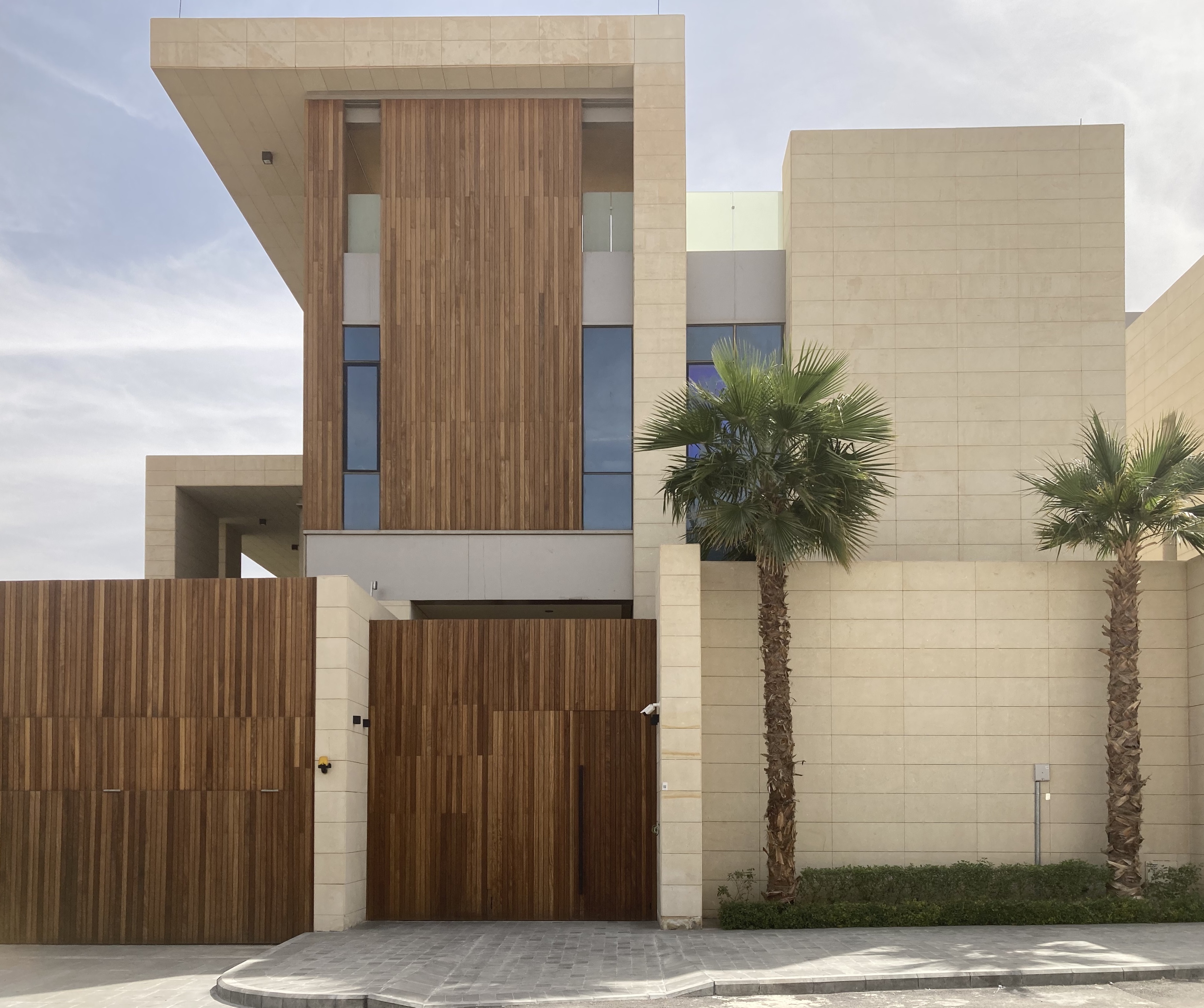 DISCOVERING RIYAD VILLA: Oriental Architectural Projects with Natural Limestone